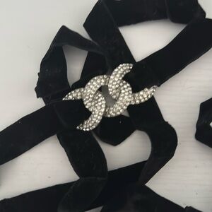 Zara black velvet rhinestone chocker.